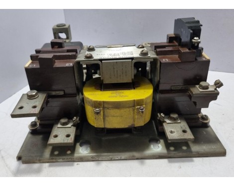 Cutler Hammer 6-186-2 Starter Contactor 65-724-A Contactor No. V858 NEMA SIZE 5